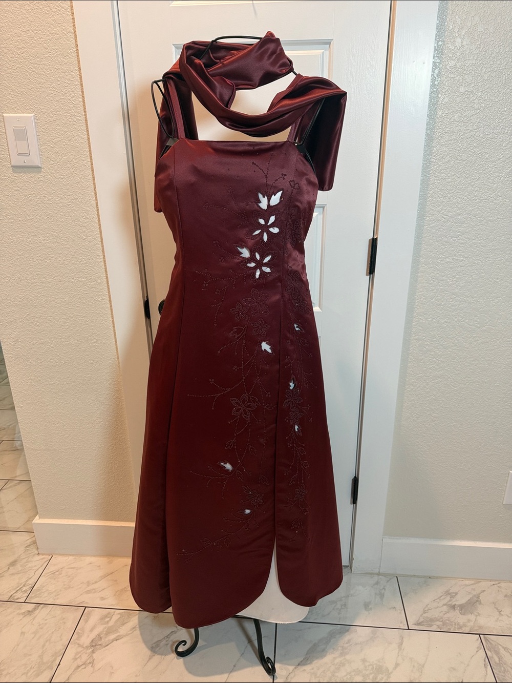 Elegant Burgundy Floral Evening Dress with Scarf